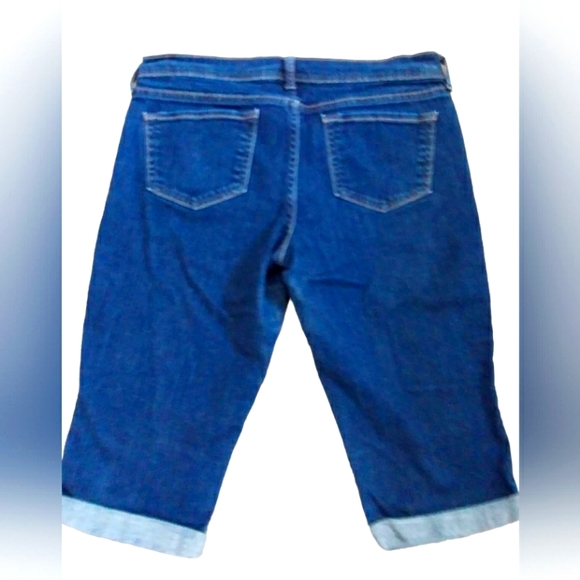 Old Navy Diva Cuffed Shorts - Picture 2 of 6